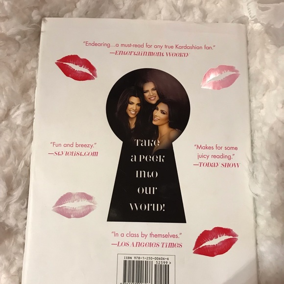 Kim kardashian book💋 - Picture 3 of 3